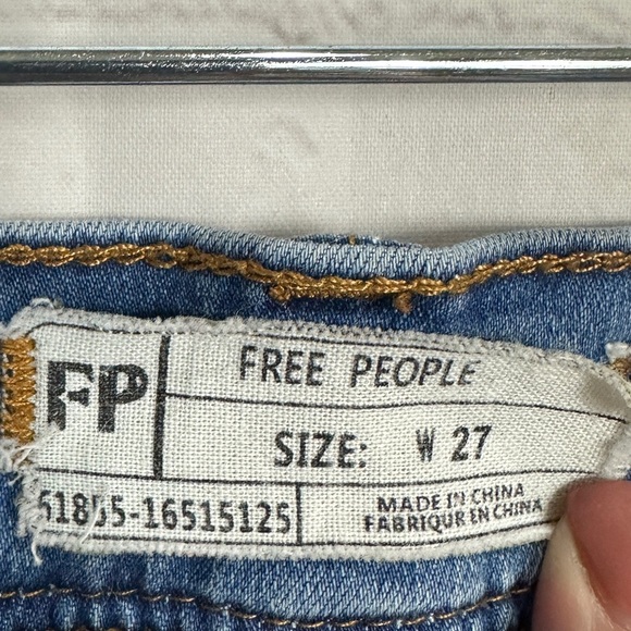 Free People low rise Skinny Jeans Women Size 27 Stretch Blue Pants Ladies - Picture 2 of 5